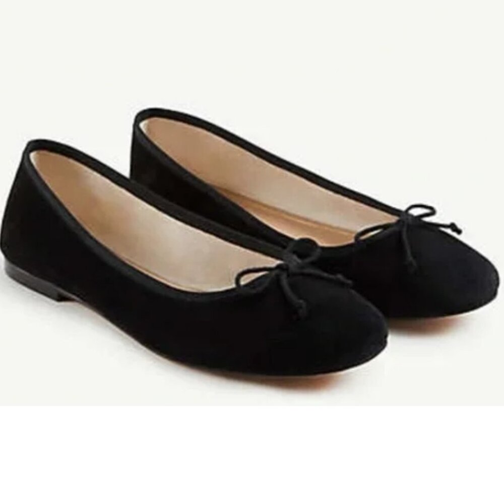 NWOT Ann Taylor Suede Flats